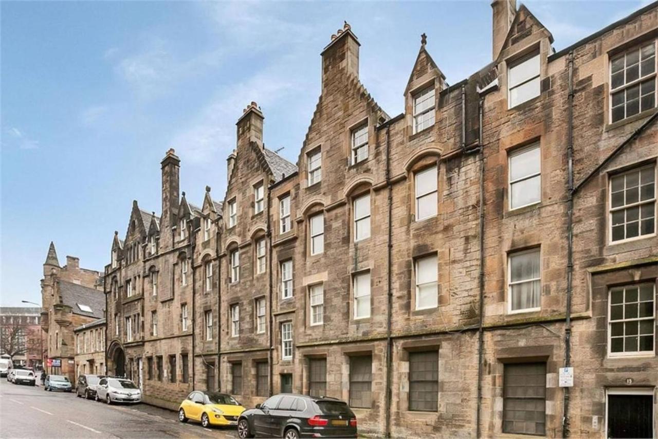 Joivy Unique Old Town Stay Under Edinburgh Castle Eksteriør bilde
