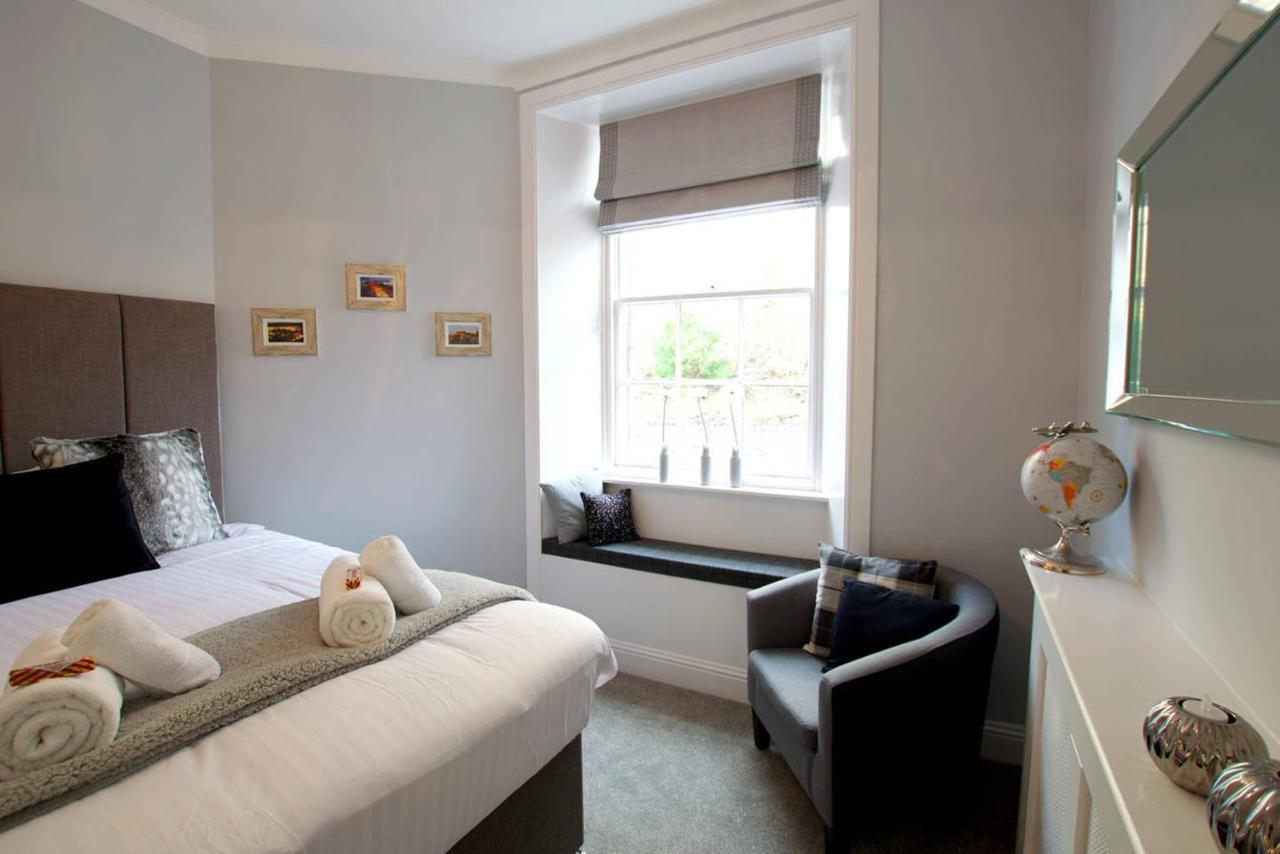 Joivy Unique Old Town Stay Under Edinburgh Castle Eksteriør bilde