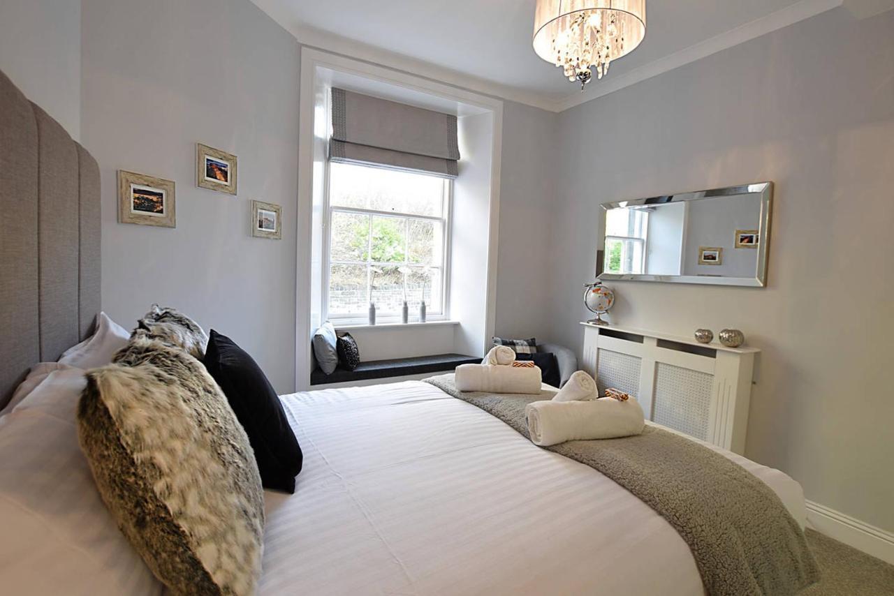 Joivy Unique Old Town Stay Under Edinburgh Castle Eksteriør bilde
